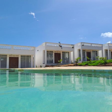 Cave Diani Holiday Apartments เดียนีบีช ภายนอก รูปภาพ