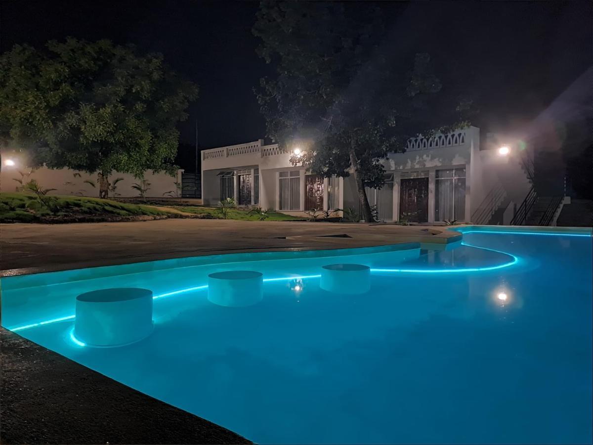 Cave Diani Holiday Apartments เดียนีบีช ภายนอก รูปภาพ