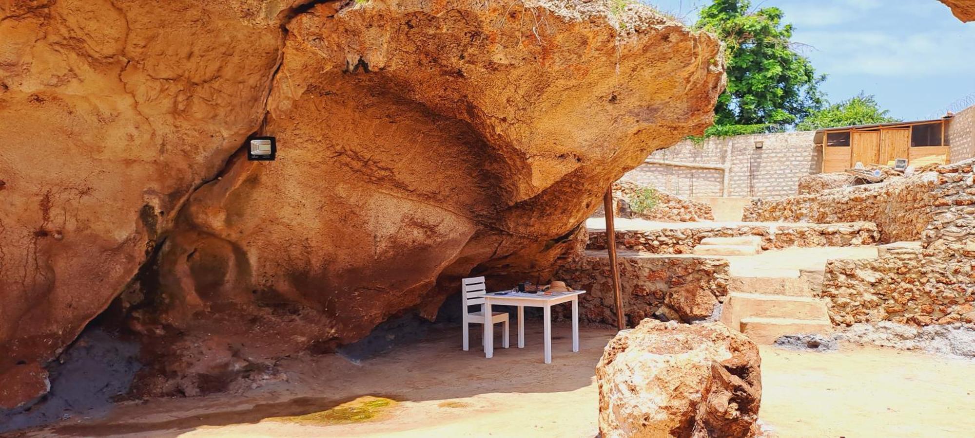 Cave Diani Holiday Apartments เดียนีบีช ภายนอก รูปภาพ