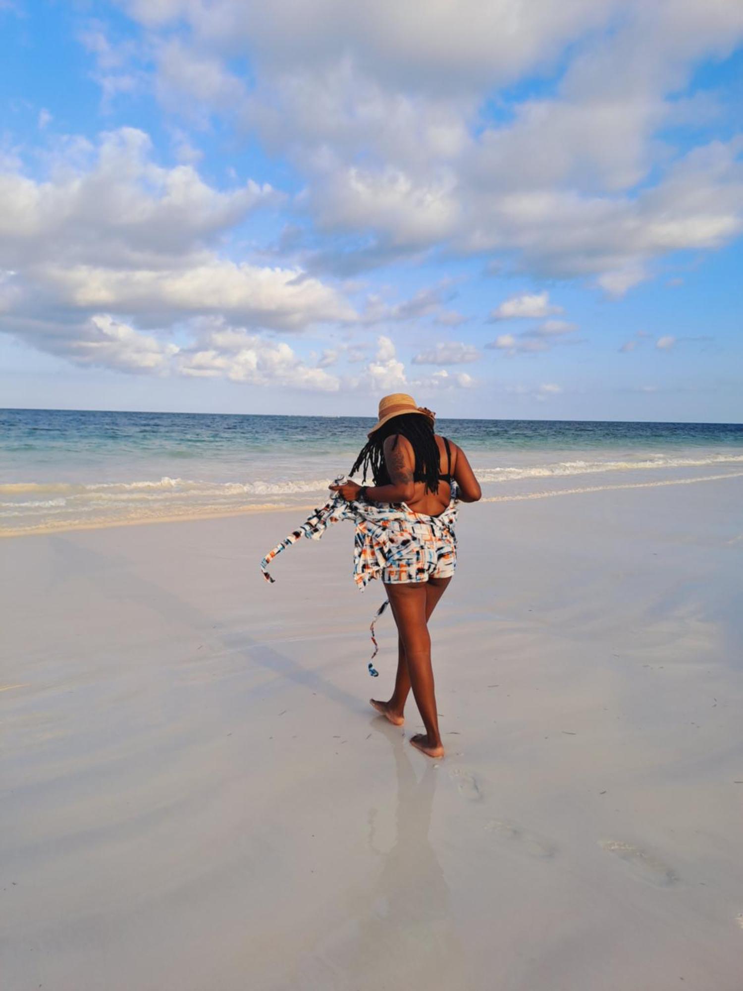 Cave Diani Holiday Apartments เดียนีบีช ภายนอก รูปภาพ