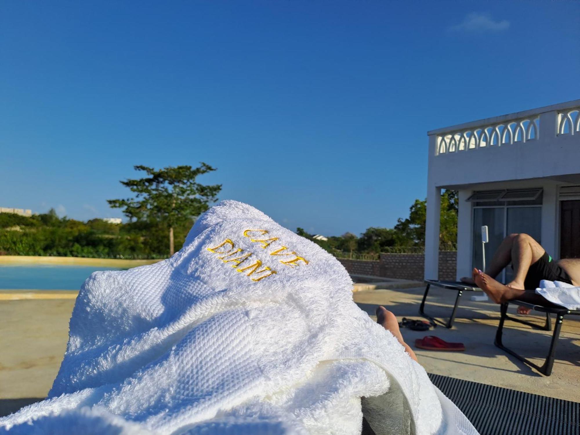 Cave Diani Holiday Apartments เดียนีบีช ภายนอก รูปภาพ
